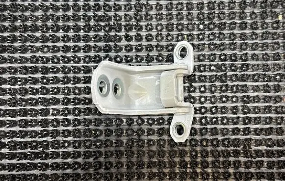 Renault Koleos II Front door lower hinge 