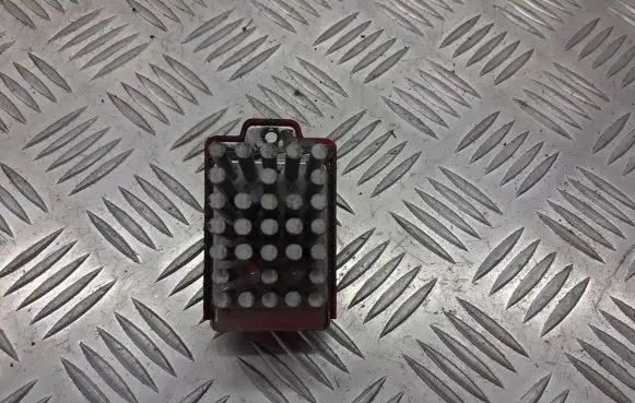 Skoda Octavia Mk1 (1U) Heater blower fan relay 1J0907521