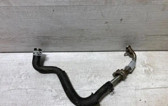 Coolant pipe/hose