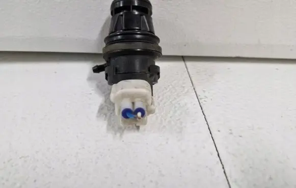 Toyota Matrix (E140) Headlight washer pump 85330-6019