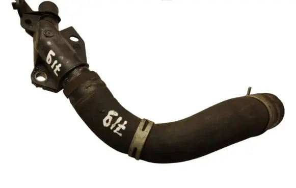 Peugeot 308 Engine coolant pipe/hose 9684589080