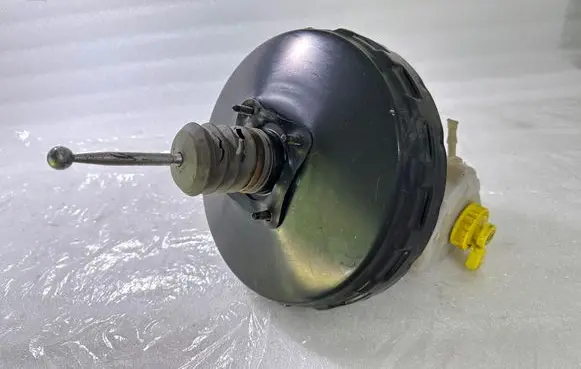Volkswagen Touareg I Brake booster 7L6612101B 22587869370 03786937014