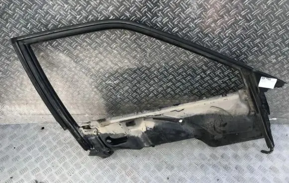Audi 80 90 B3 Front door window/glass frame 