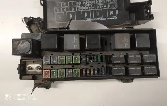 Chrysler PT Cruiser Fuse module 4794741AC 71548035 72545188