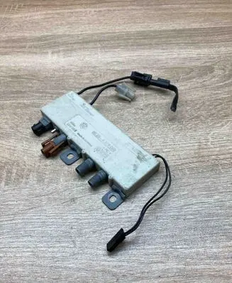 BMW 7 E38 Aerial antenna amplifier 8378090