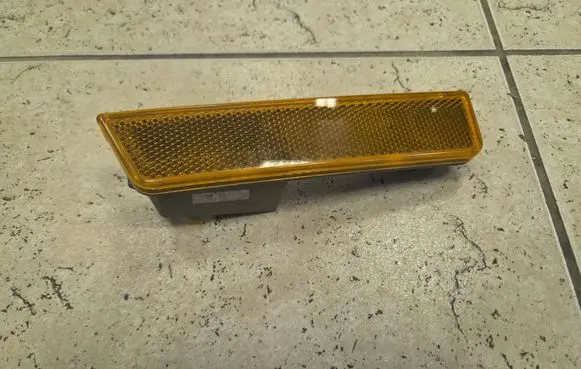 Dodge Challenger Front bumper turn signal LC22114AA