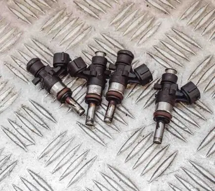 Audi A5 8T 8F Fuel injectors set 