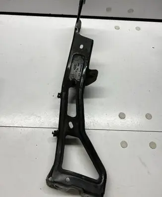 Audi A4 S4 B9 Fender mounting bracket 8W0821135C