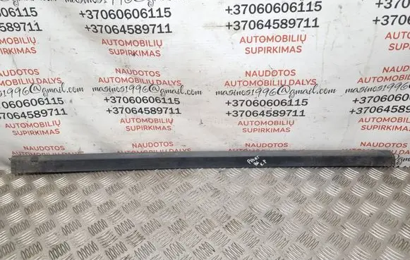 Volkswagen PASSAT B6 Front door trim (molding) 3C0854939A