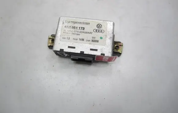 Audi A6 S6 C4 4A Alarm control unit/module 4A0951173