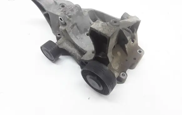 BMW 1 E81 E87 Generator/alternator bracket 7802639