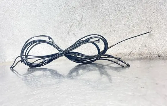Volvo C70 Convertible roof line/pipe/hose 
