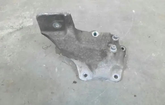 Land Rover Range Rover Sport L320 Engine mounting bracket 6H326061AB