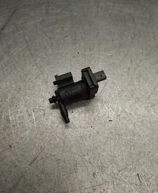 Mercedes-Benz C W203 Turbo solenoid valve A2038000178