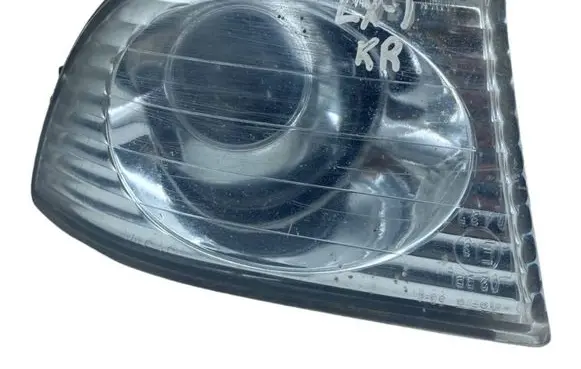 Lexus IS 200-300 Third/center stoplight 11476817 E130437