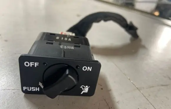SsangYong Korando Passenger airbag on/off switch 8530014000 6170901000