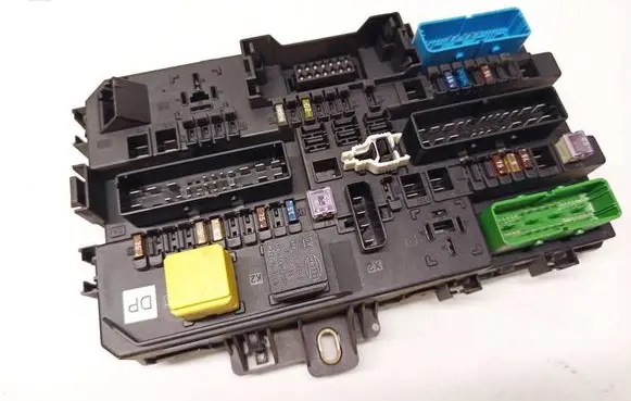 Opel Astra H Fuse box set 13181278