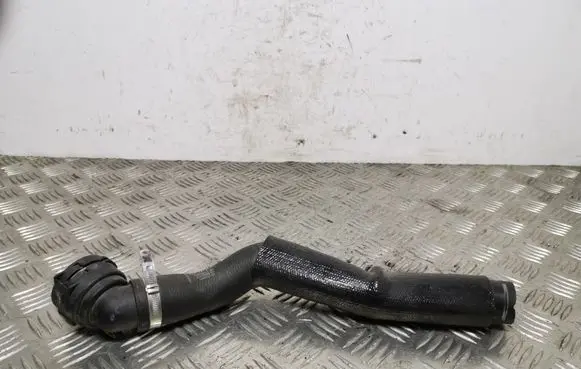 Coolant pipe/hose