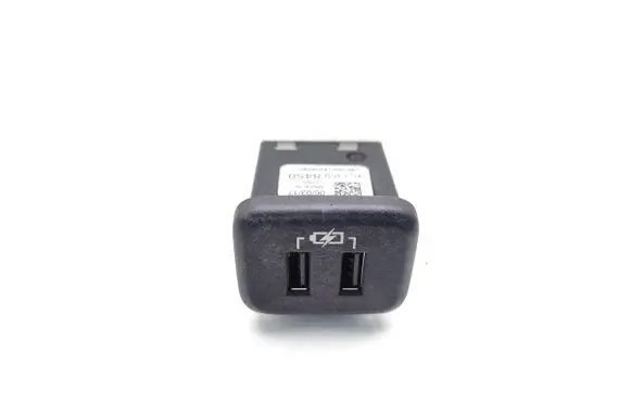 Opel Insignia B USB socket connector 13598459