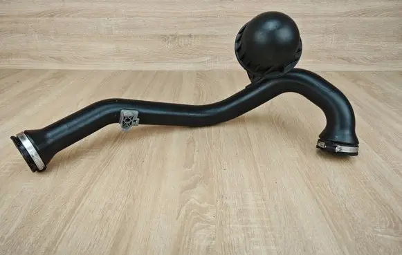 Audi A4 S4 B9 Intercooler hose/pipe 8W0145673