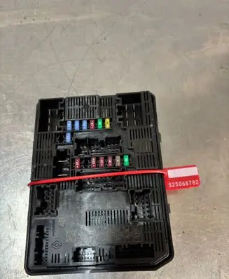 Renault Trafic III (X82) Fuse box set 284B77366R