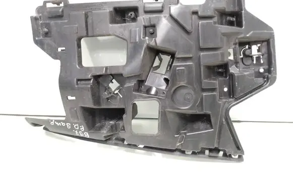Volvo V40 Front bumper mounting bracket 31425002