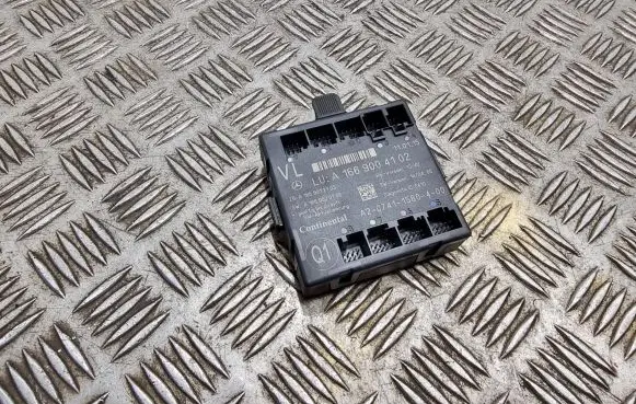 Mercedes-Benz ML W166 Door control unit/module A1669004102 A1669020106 A1669012103