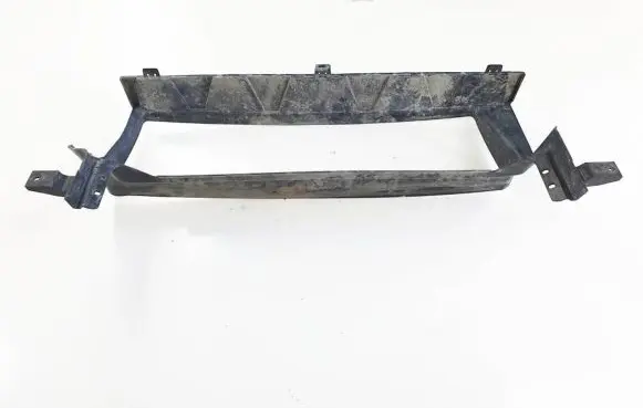 Volvo V50 Intercooler air channel guide 