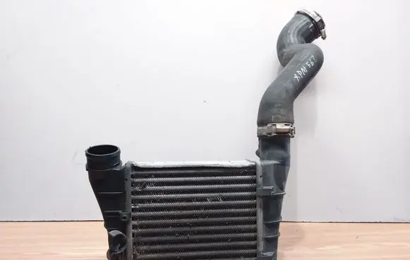 Audi A4 S4 B7 8E 8H Intercooler radiator 8E0145805AA