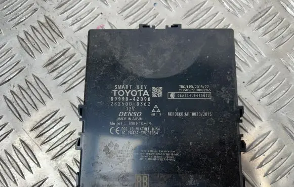 Toyota RAV 4 (XA40) Keyless (KESSY) go control unit/module 8999042090
