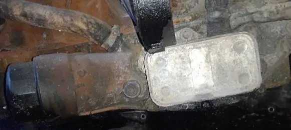 Chrysler PT Cruiser Oil filter cover 