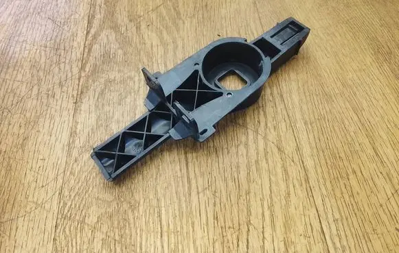 Porsche Macan (95B) Radiator mount bracket 95B121093