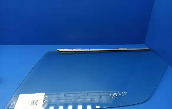 Mercedes-Benz S W126 Front door window glass four-door TPGS78240002