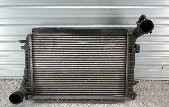 Volkswagen PASSAT B6 Intercooler radiator 3C0145803