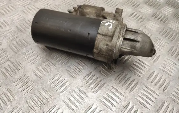 Mercedes-Benz E W211 Starter motor A0061512501