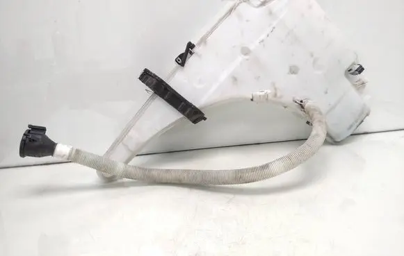 BMW X1 E84 Windshield washer fluid reservoir/tank 7068998 7264145 7075099