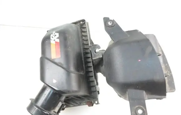 Mazda CX-9 Air filter box 
