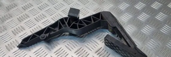 Volkswagen PASSAT B5 Accelerator throttle pedal 8D1721506 8D1721512F