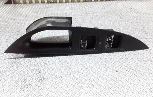 Seat Altea XL Electric window control switch 5P1867171A