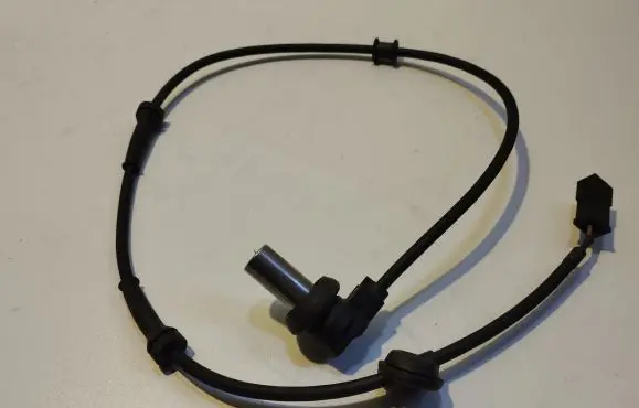 Audi A4 S4 B5 8D ABS brake wheel speed sensor SS20038 25520