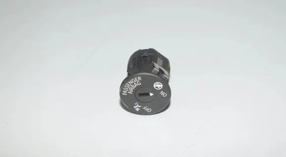 Passenger airbag on/off switch
