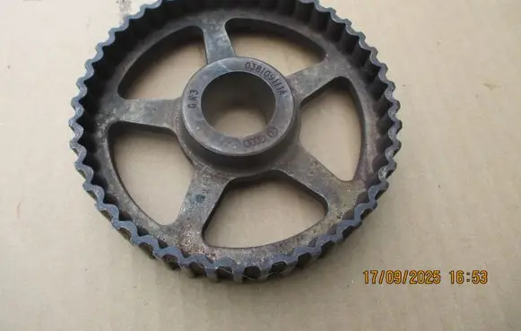 Audi A4 S4 B5 8D Camshaft pulley/ VANOS 038109111A