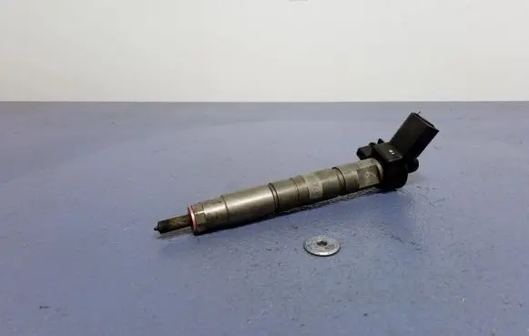 BMW 7 F01 F02 F03 F04 Fuel injector 7805428