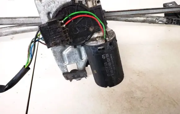Audi A6 S6 C4 4A Wiper motor 0390241330
