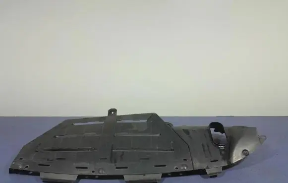 Hyundai i30 Front underbody cover/under tray 86690-A6000