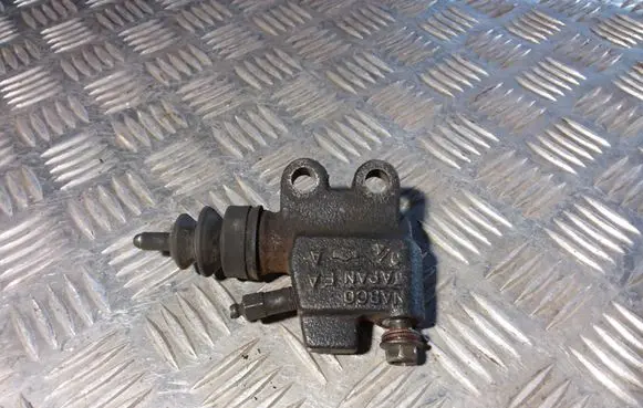 Clutch slave cylinder