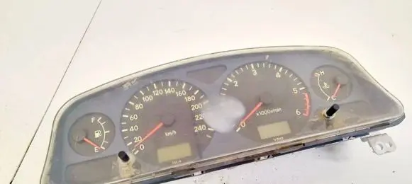 Toyota Avensis T220 Speedometer (instrument cluster) 8380005310 83800-05310