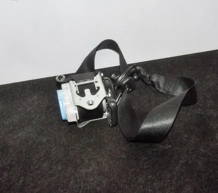 Mercedes-Benz GLA W156 Front seatbelt A1768602285
