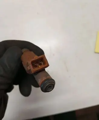Volvo XC70 Fuel injector 9186340