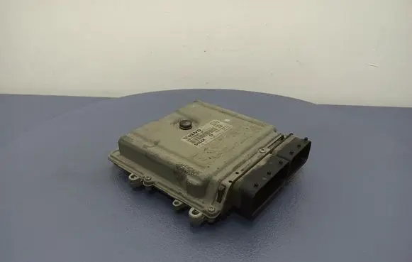 Volvo V70 Engine control unit/module ECU 30729826A